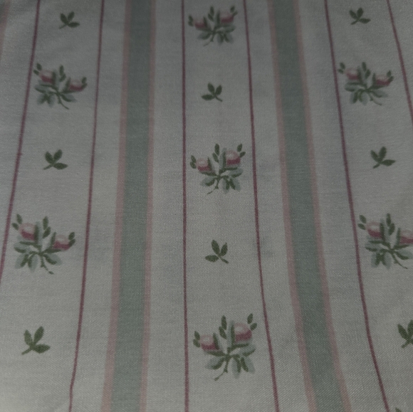 Vintage Westpoint Roses Stripe Set of Standard Piloowcases - Picture 3 of 4